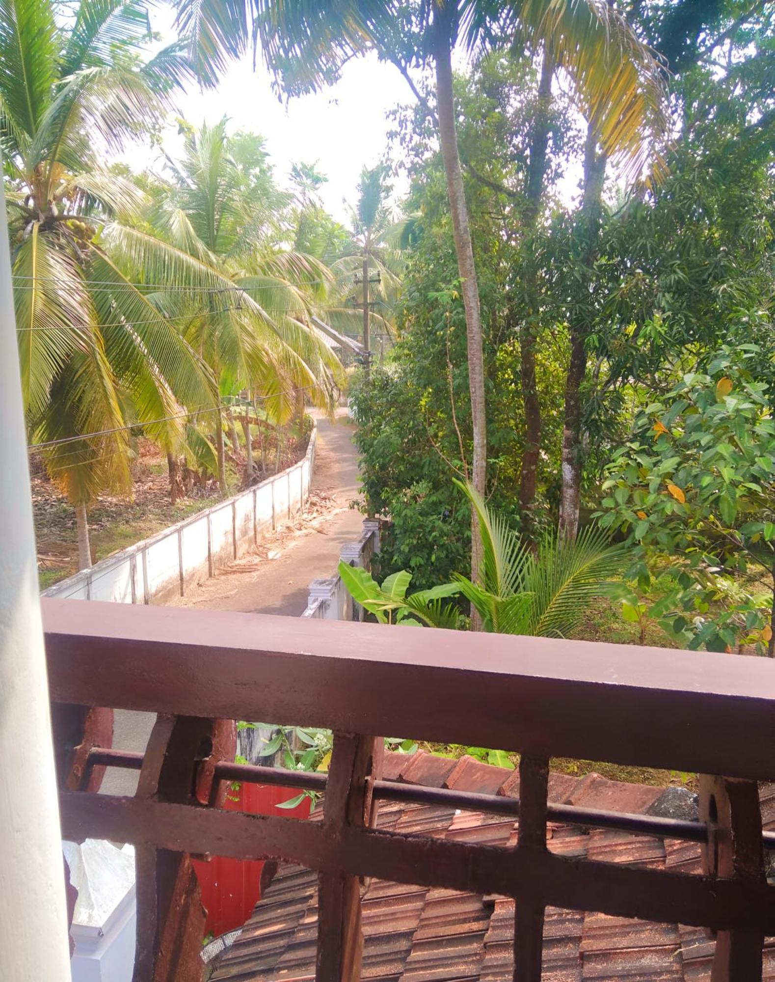 Thachattu Homestay Vaikom ภายนอก รูปภาพ
